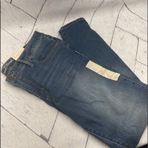 NWT Mid Rise Skinny Jean Medium Wash 12Short